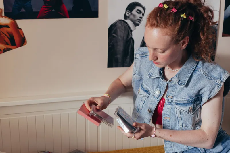 Born After Napster, Obsessed With Tape: The Gen Z Kids Who Chose Static Over Spotify