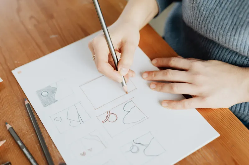 Paper and Pencil, No Fast Travel: The Players Who Draw Their Own Way Through Games
